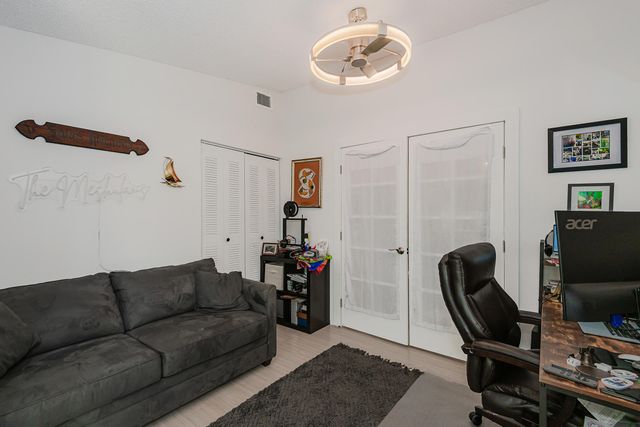 4 Verwood Way, Boynton Beach, FL 33426