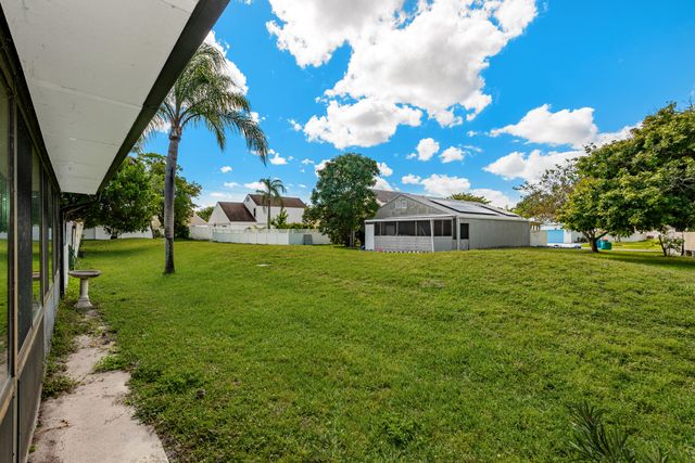 4 Verwood Way, Boynton Beach, FL 33426
