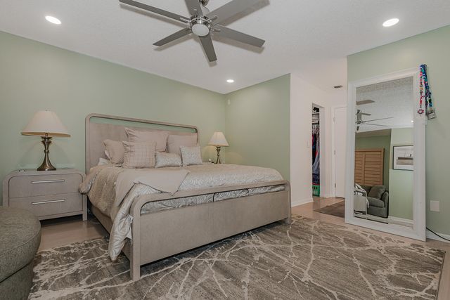 4 Verwood Way, Boynton Beach, FL 33426