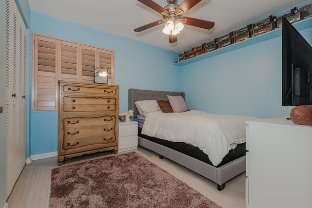 4 Verwood Way, Boynton Beach, FL 33426