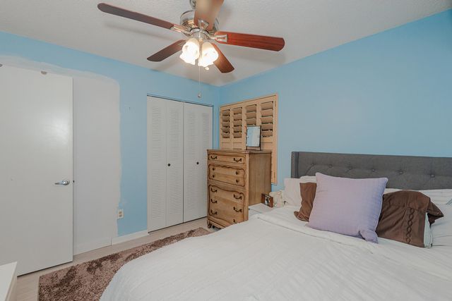 4 Verwood Way, Boynton Beach, FL 33426