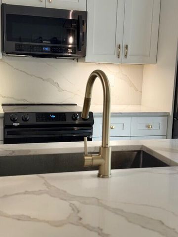 7117 71st Way, West Palm Beach, FL 33407