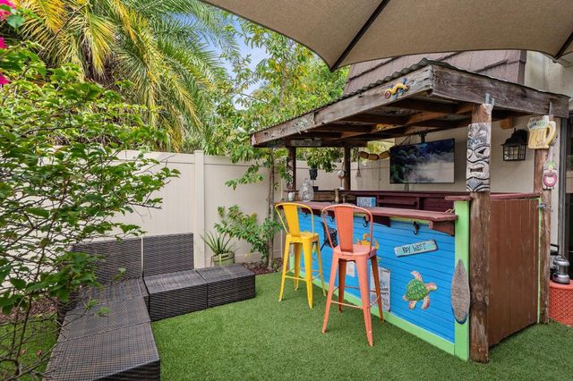 7117 71st Way, West Palm Beach, FL 33407