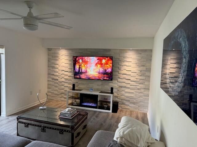 7117 71st Way, West Palm Beach, FL 33407