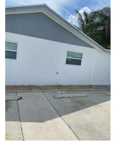 334 MOCKINGBIRD Lane 1, Lantana, FL 33462