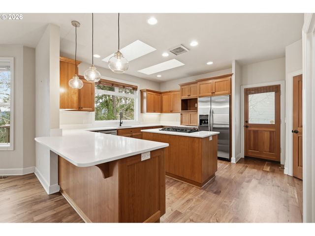 453 DELLWOOD Dr, Eugene, OR 97405