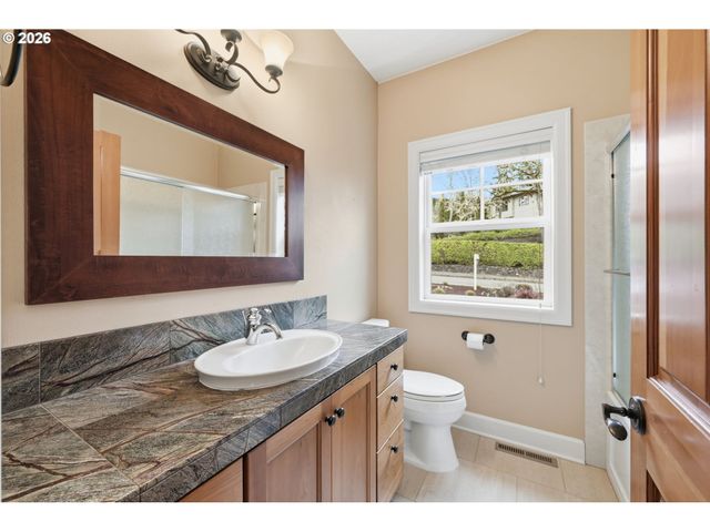 453 DELLWOOD Dr, Eugene, OR 97405