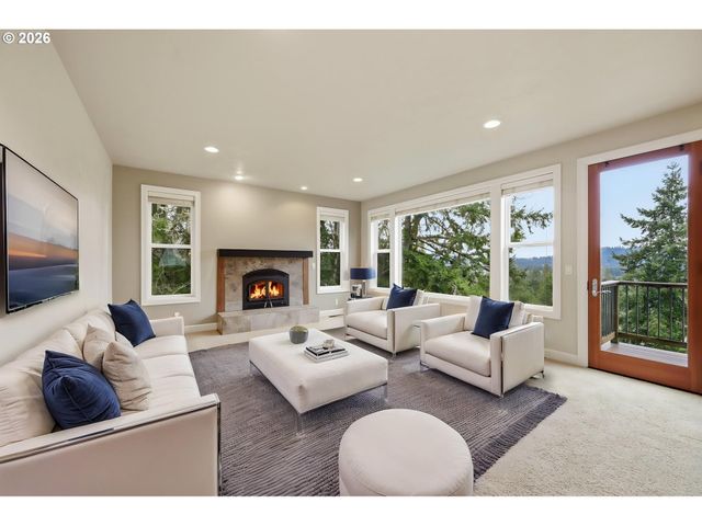 453 DELLWOOD Dr, Eugene, OR 97405