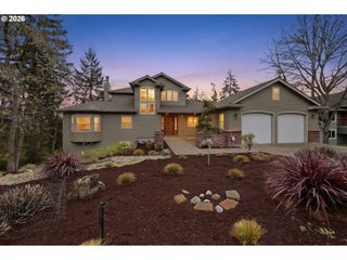 453 DELLWOOD Dr, Eugene, OR 97405