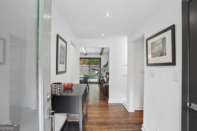 1423 Brook Valley Lane NE, Atlanta, GA 30324