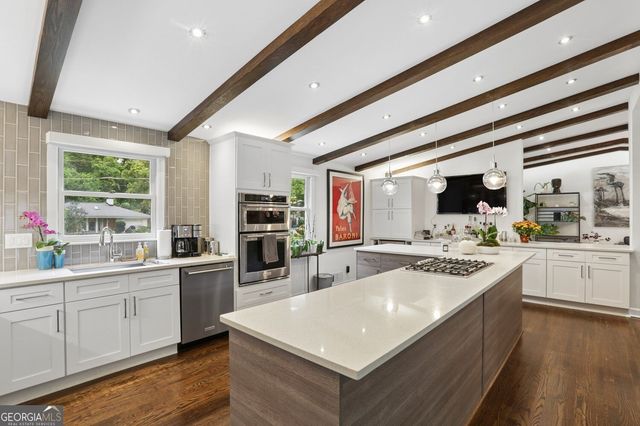 1423 Brook Valley Lane NE, Atlanta, GA 30324