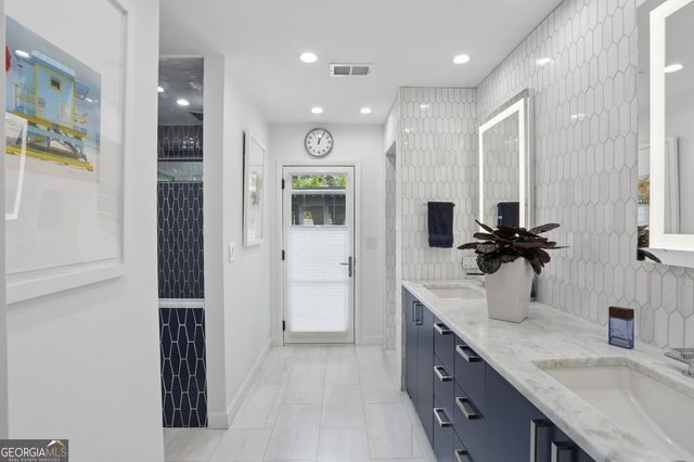 1423 Brook Valley Lane NE, Atlanta, GA 30324