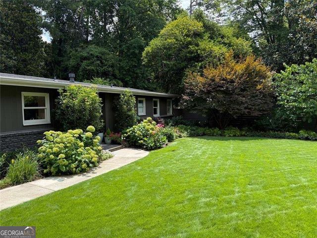 1423 Brook Valley Lane NE, Atlanta, GA 30324