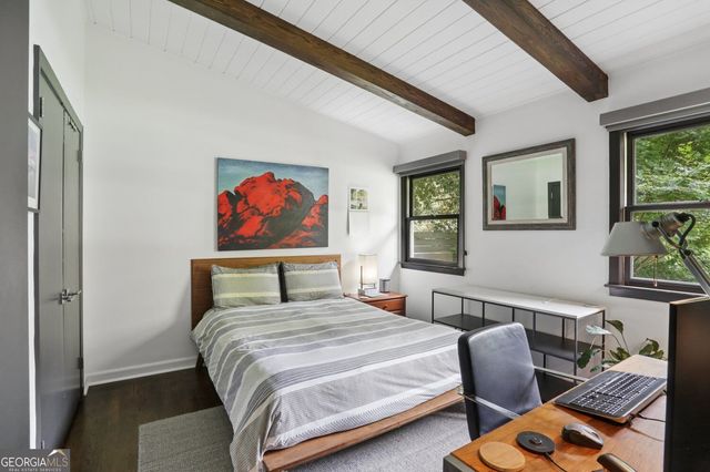 1423 Brook Valley Lane NE, Atlanta, GA 30324
