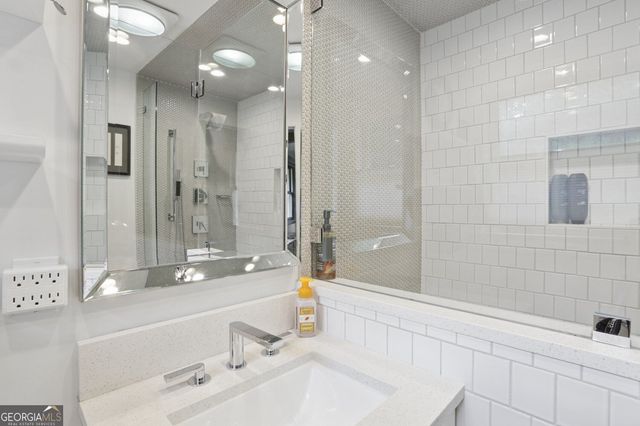 1423 Brook Valley Lane NE, Atlanta, GA 30324