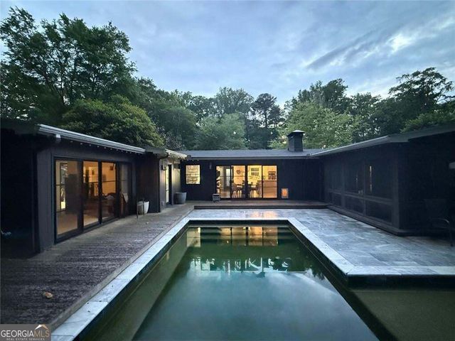 1423 Brook Valley Lane NE, Atlanta, GA 30324