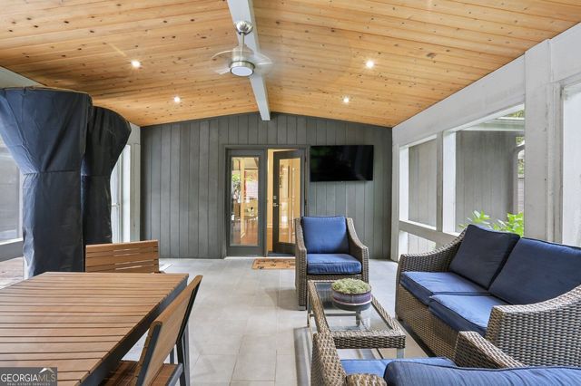1423 Brook Valley Lane NE, Atlanta, GA 30324