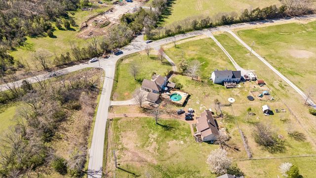 2040 Mays Chapel Rd, Mount Juliet, TN 37122