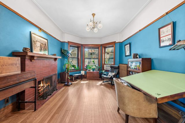 1314 W Carmen Avenue, Chicago, IL 60640