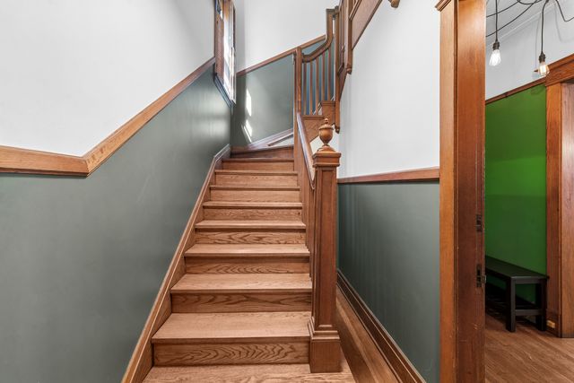 1314 W Carmen Avenue, Chicago, IL 60640