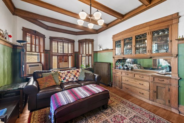1314 W Carmen Avenue, Chicago, IL 60640