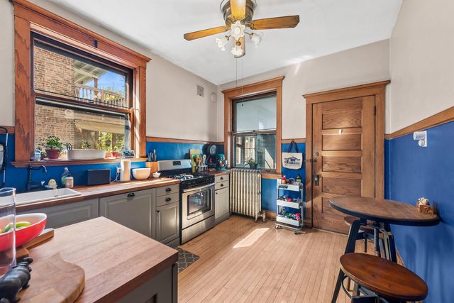 1314 W Carmen Avenue, Chicago, IL 60640