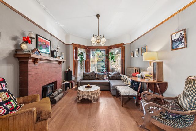 1314 W Carmen Avenue, Chicago, IL 60640