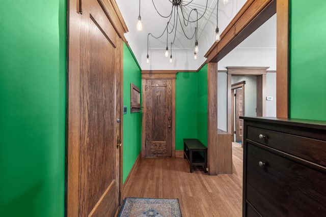 1314 W Carmen Avenue, Chicago, IL 60640