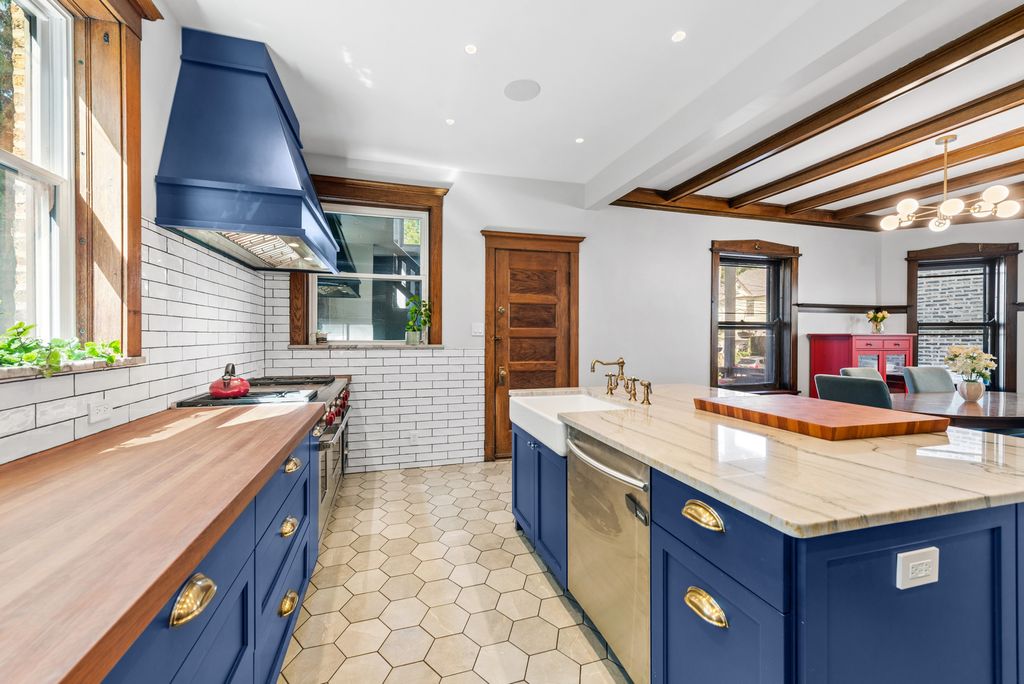 1314 W Carmen Avenue, Chicago, IL 60640 — photo 4