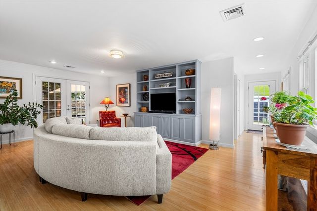 11 Ridge Street, Winchester, MA 01890