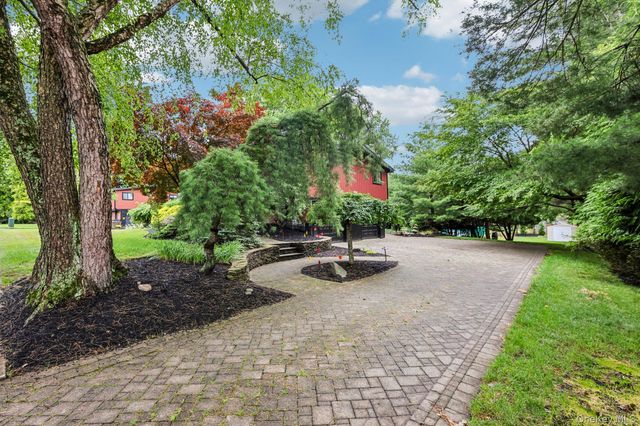18 Pippen Place, New City, NY 10956