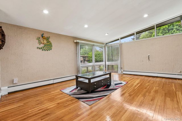 18 Pippen Place, New City, NY 10956