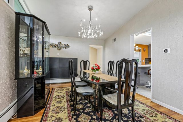 18 Pippen Place, New City, NY 10956