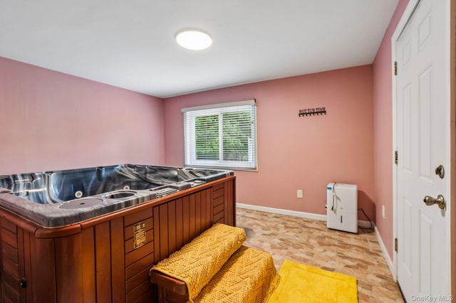 18 Pippen Place, New City, NY 10956