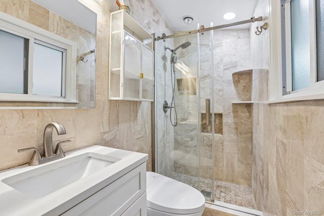 18 Pippen Place, New City, NY 10956