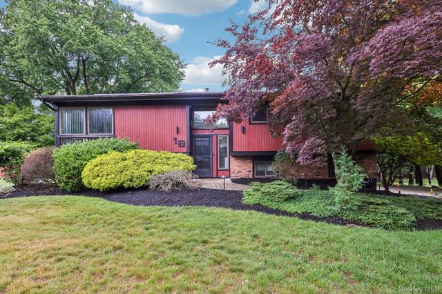 18 Pippen Place, New City, NY 10956