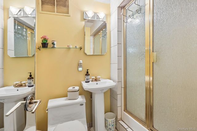 18 Pippen Place, New City, NY 10956