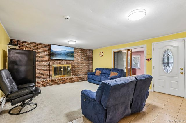 18 Pippen Place, New City, NY 10956