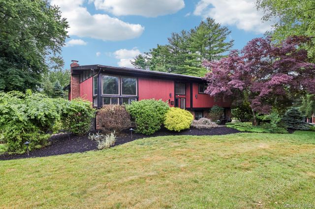 18 Pippen Place, New City, NY 10956