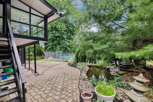 18 Pippen Place, New City, NY 10956