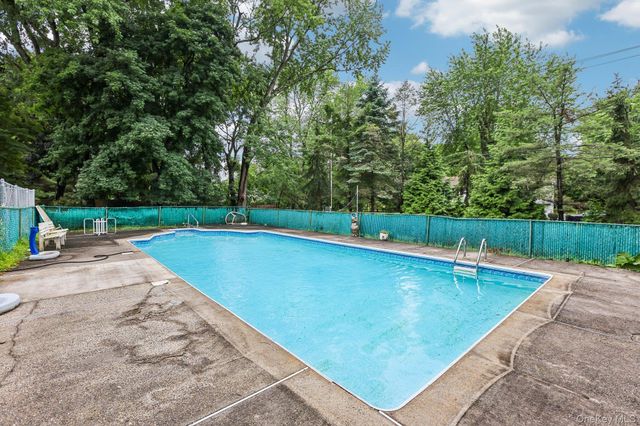 18 Pippen Place, New City, NY 10956
