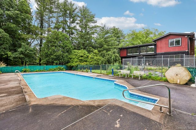 18 Pippen Place, New City, NY 10956