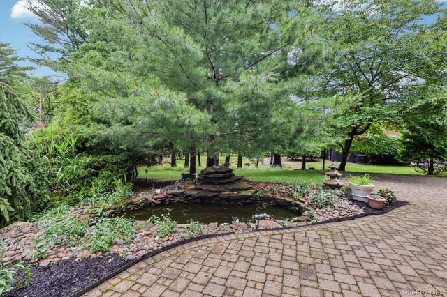 18 Pippen Place, New City, NY 10956
