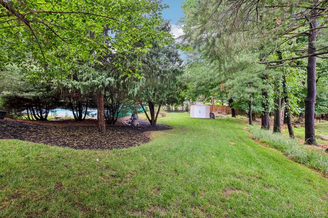 18 Pippen Place, New City, NY 10956