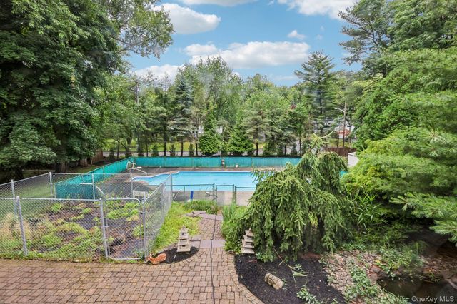 18 Pippen Place, New City, NY 10956