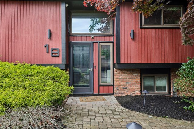 18 Pippen Place, New City, NY 10956