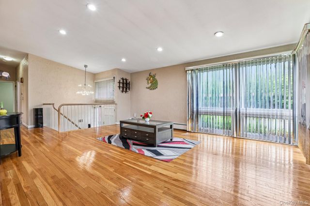 18 Pippen Place, New City, NY 10956