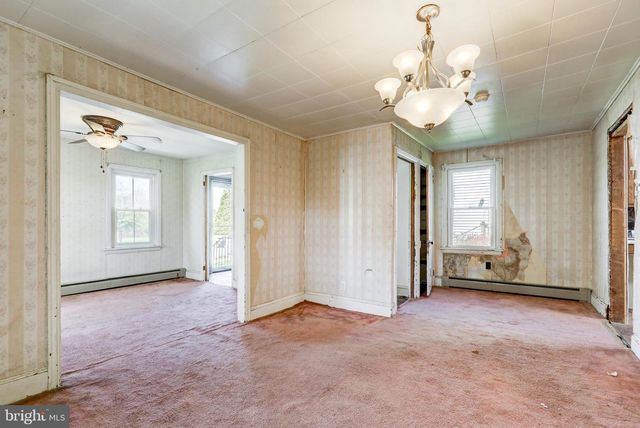 411 FRANKLIN ST, Oxford, PA 19363