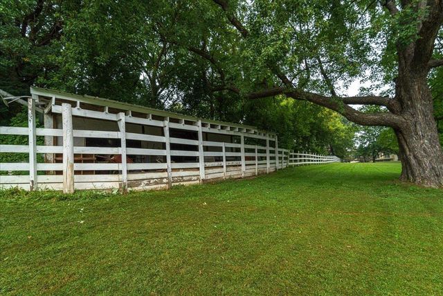 6050 Cahill Avenue, Inver Grove Heights, MN 55076