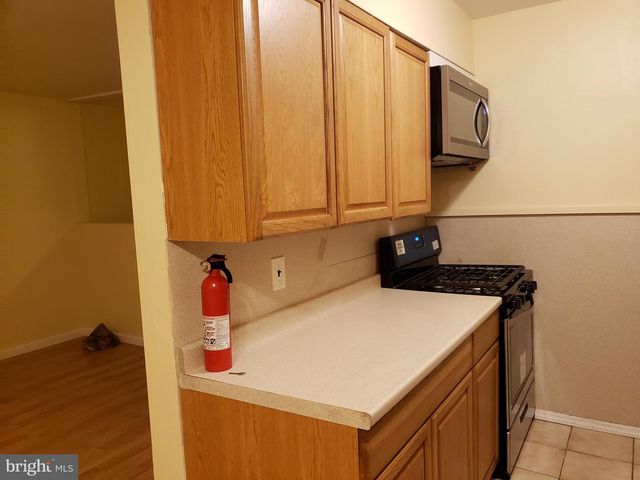 931 W BROWNING RD, Bellmawr, NJ 08031